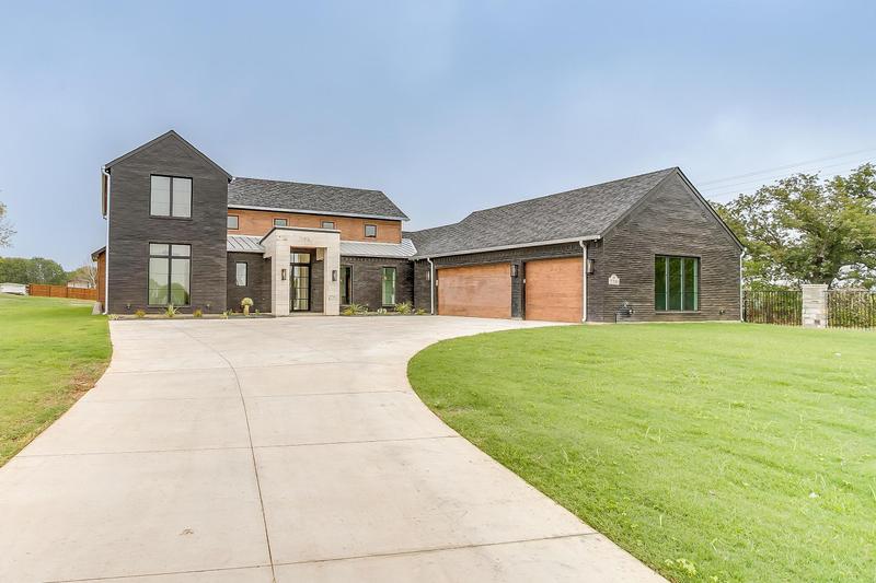 Custom home construction by TNT Builders in Burleson Texas