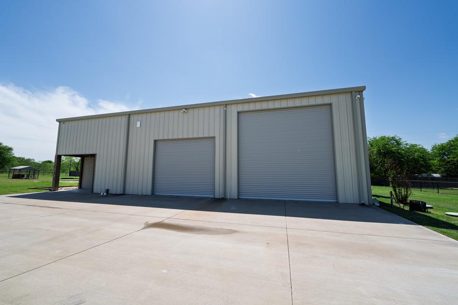 Best metal buildings builders Burleson Texas TNT Builders